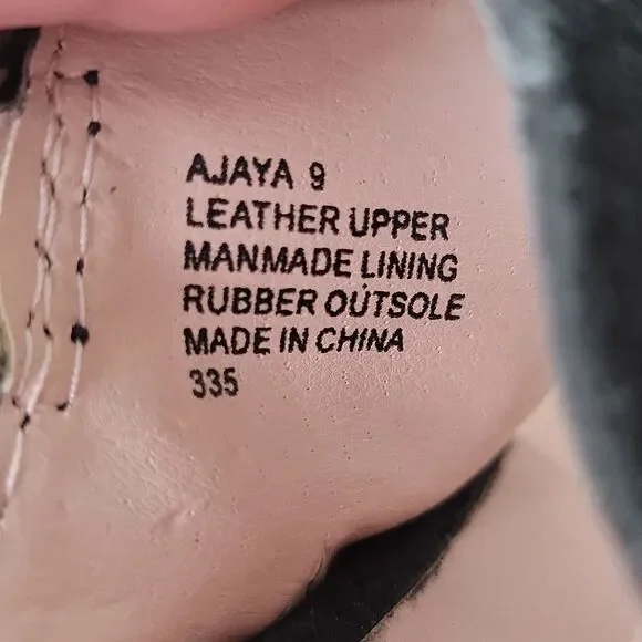 Betsey Johnson. Ajaya. Stylish Black and Multicolor Wedge Sandals. Size 9. - Picture 8 of 8